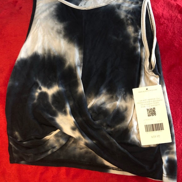 - Women sleeveless top. Size small - Picture 14 of 15
